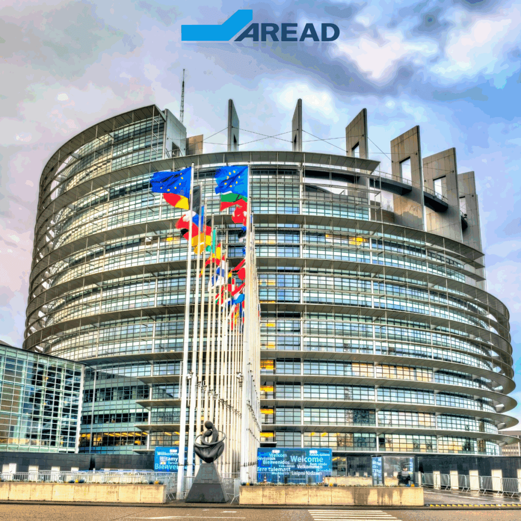 Une vue du Parlement européen à Strasbourg, accompagnée du logo Aread pour représenter les financements européens des entreprises en 2025.