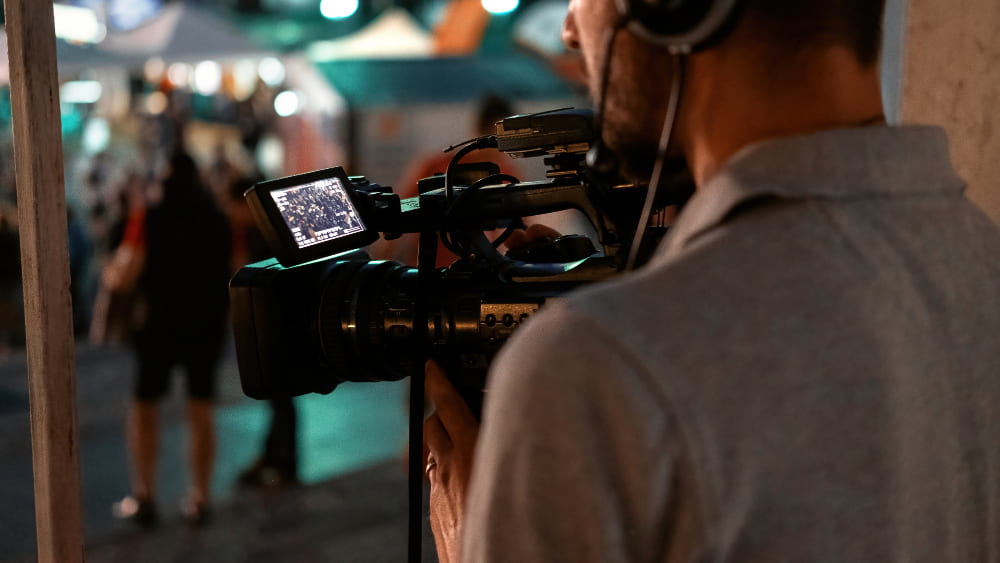 Plateau de tournage audiovisuel professionnel illustrant le financement des productions via le Crédit d’Impôt Audiovisuel en France
