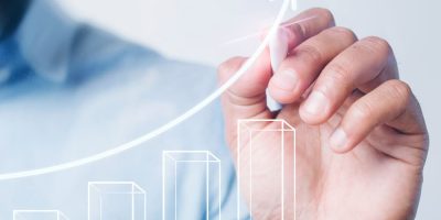 Illustration de la croissance d’une Jeune Entreprise Innovante grâce aux avantages du rescrit JEI Illustration des statuts JEI, JEU et JEC permettant de sécuriser les avantages fiscaux des entreprises innovantes