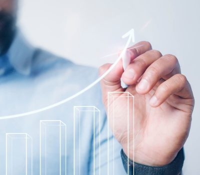 Illustration de la croissance d’une Jeune Entreprise Innovante grâce aux avantages du rescrit JEI Illustration des statuts JEI, JEU et JEC permettant de sécuriser les avantages fiscaux des entreprises innovantes