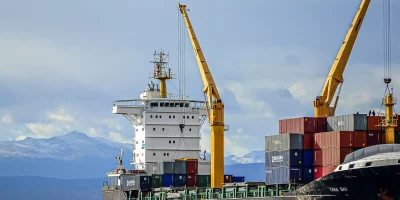 conteneur de marchandises symbolisant les aides à l'export en 2025